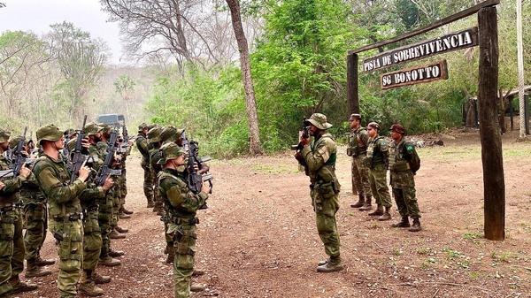 Marinha prepara militares para ação em ambiente pantaneiro
